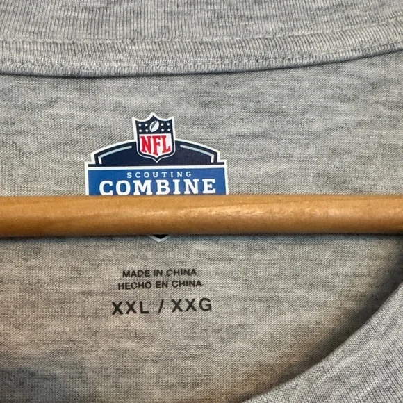 Detroit Lions Gray and Blue Graphic Tee - Picture 4 of 7